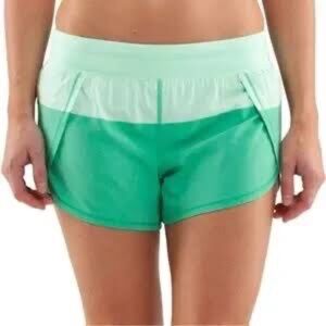Lululemon Breeze By Shorts - Size 6 - Mint/Green